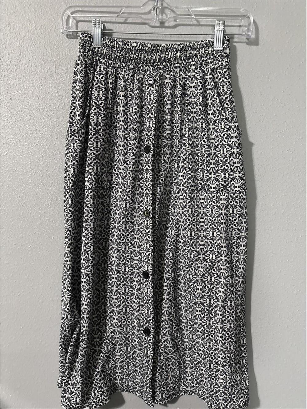 Espresso Black And White Long Skirt Modest Size Small Pockets